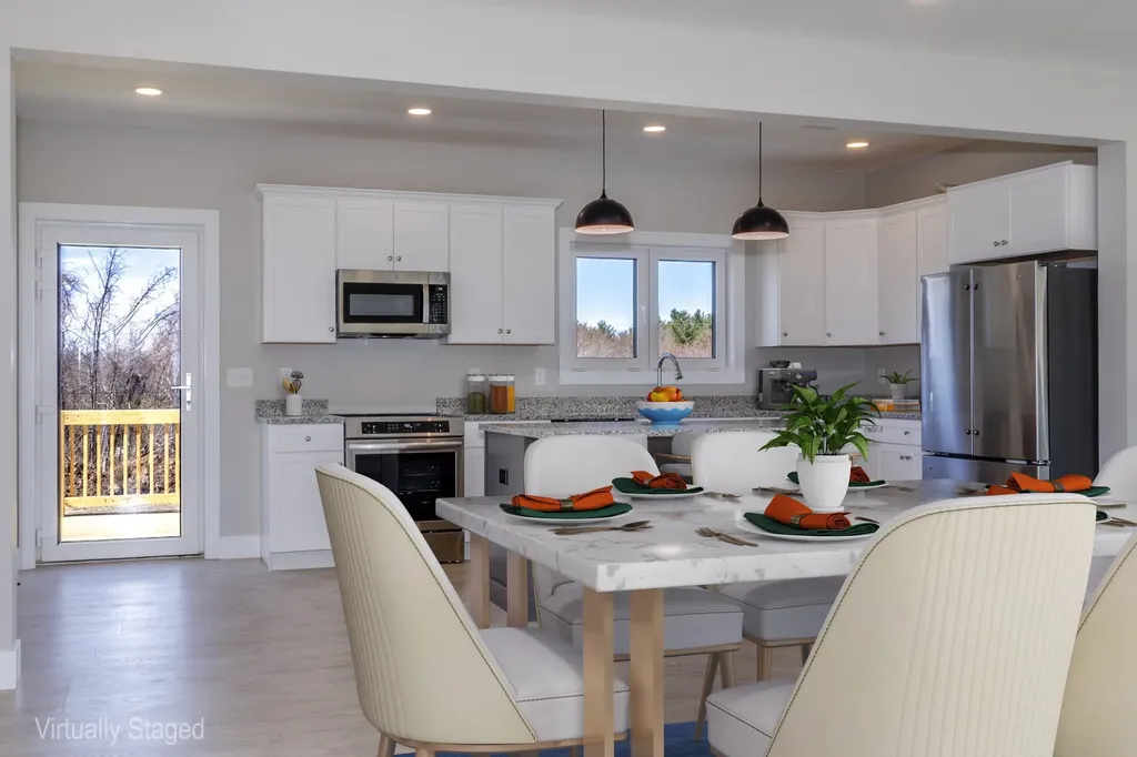 21 Windsor Lane Hudson NH 03051