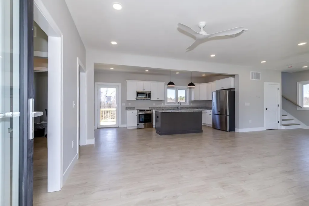 21 Windsor Lane Hudson NH 03051