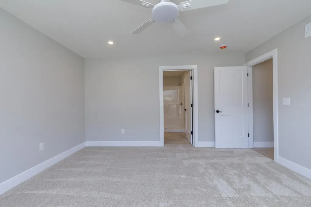 21 Windsor Lane Hudson NH 03051