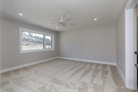 21 Windsor Lane Hudson NH 03051