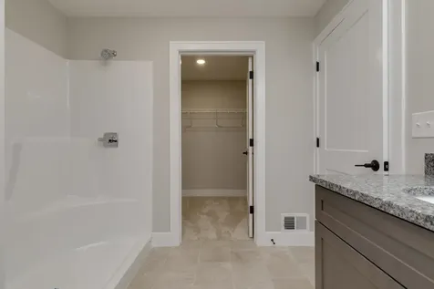 21 Windsor Lane Hudson NH 03051