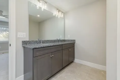21 Windsor Lane Hudson NH 03051