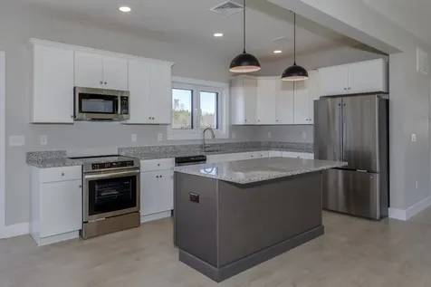 21 Windsor Lane Hudson NH 03051