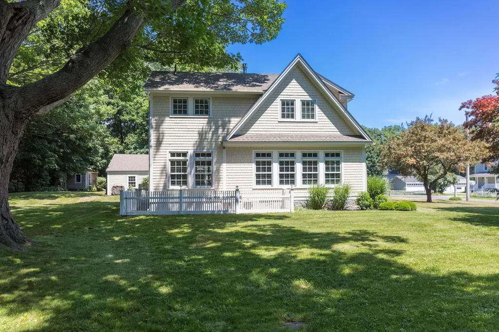 30 Gray Lodge Road Kittery ME 03904