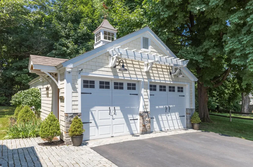 30 Gray Lodge Road Kittery ME 03904