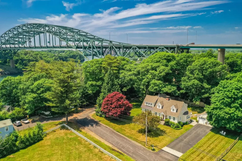 30 Gray Lodge Road Kittery ME 03904