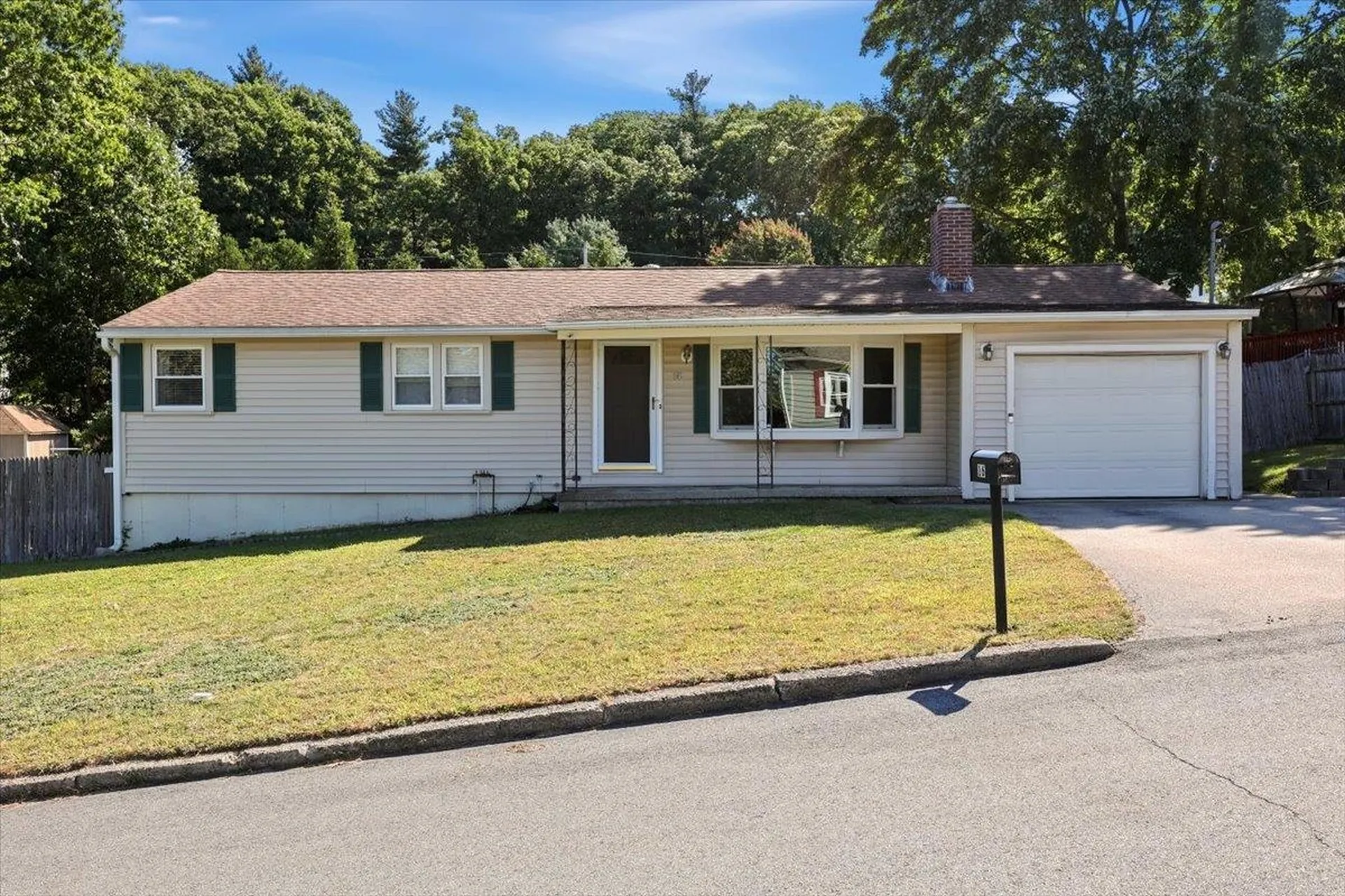 16 Mapleleaf Drive Nashua NH 03062