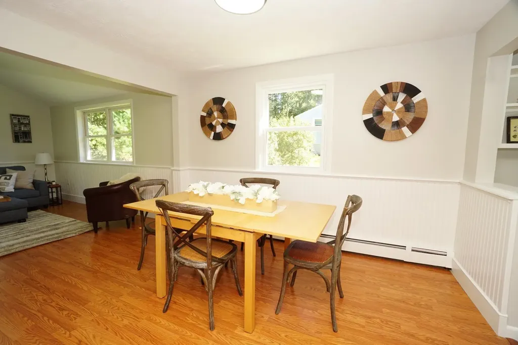 13 Overlook Avenue Londonderry NH 03053