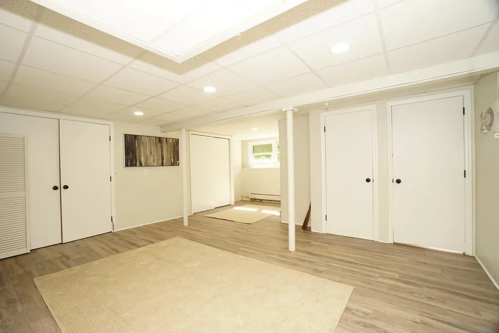 13 Overlook Avenue Londonderry NH 03053