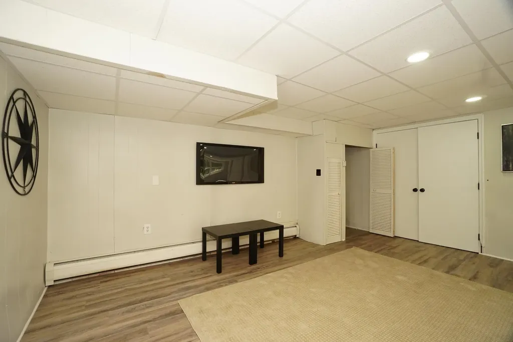 13 Overlook Avenue Londonderry NH 03053