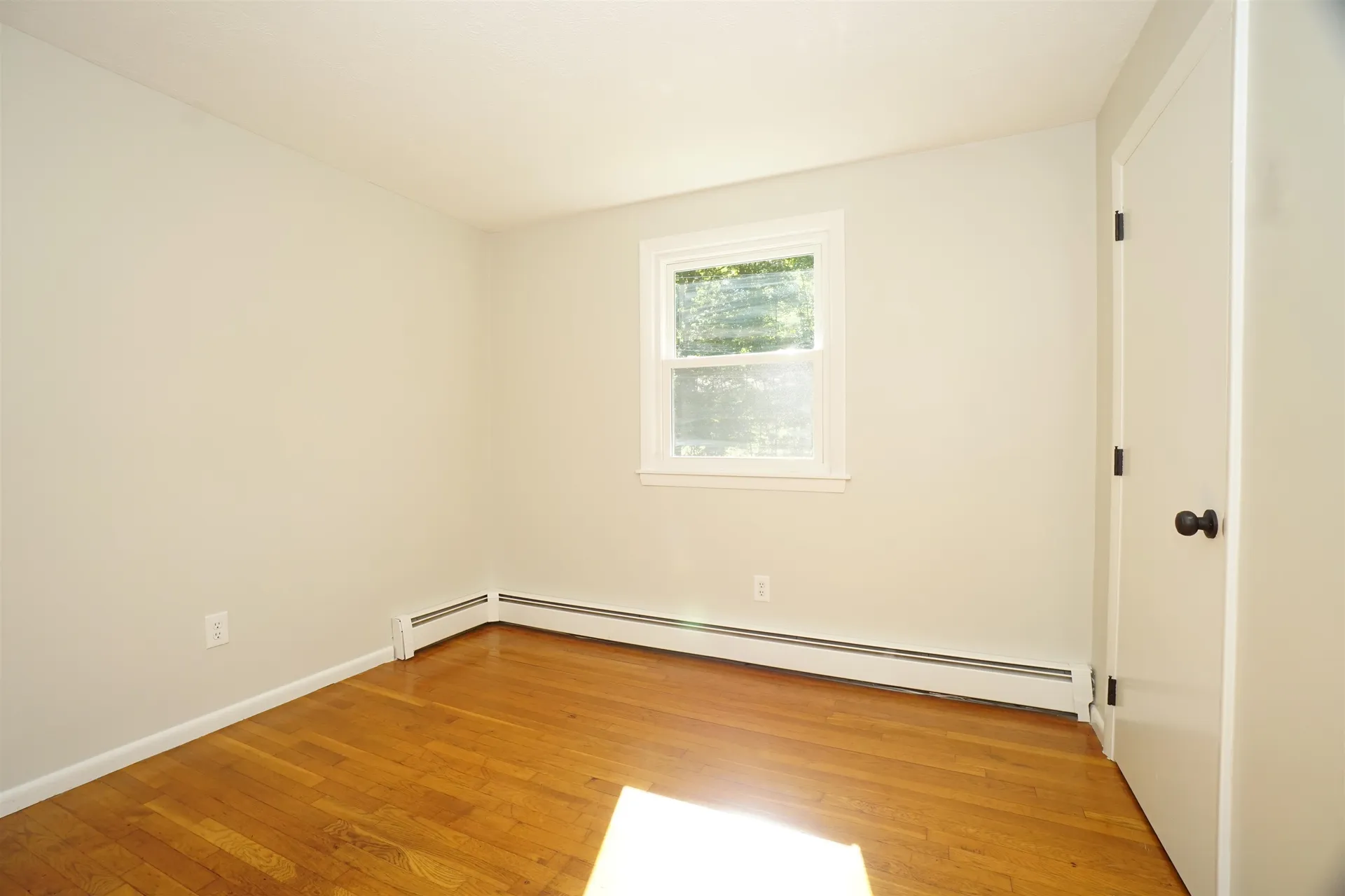 13 Overlook Avenue Londonderry NH 03053