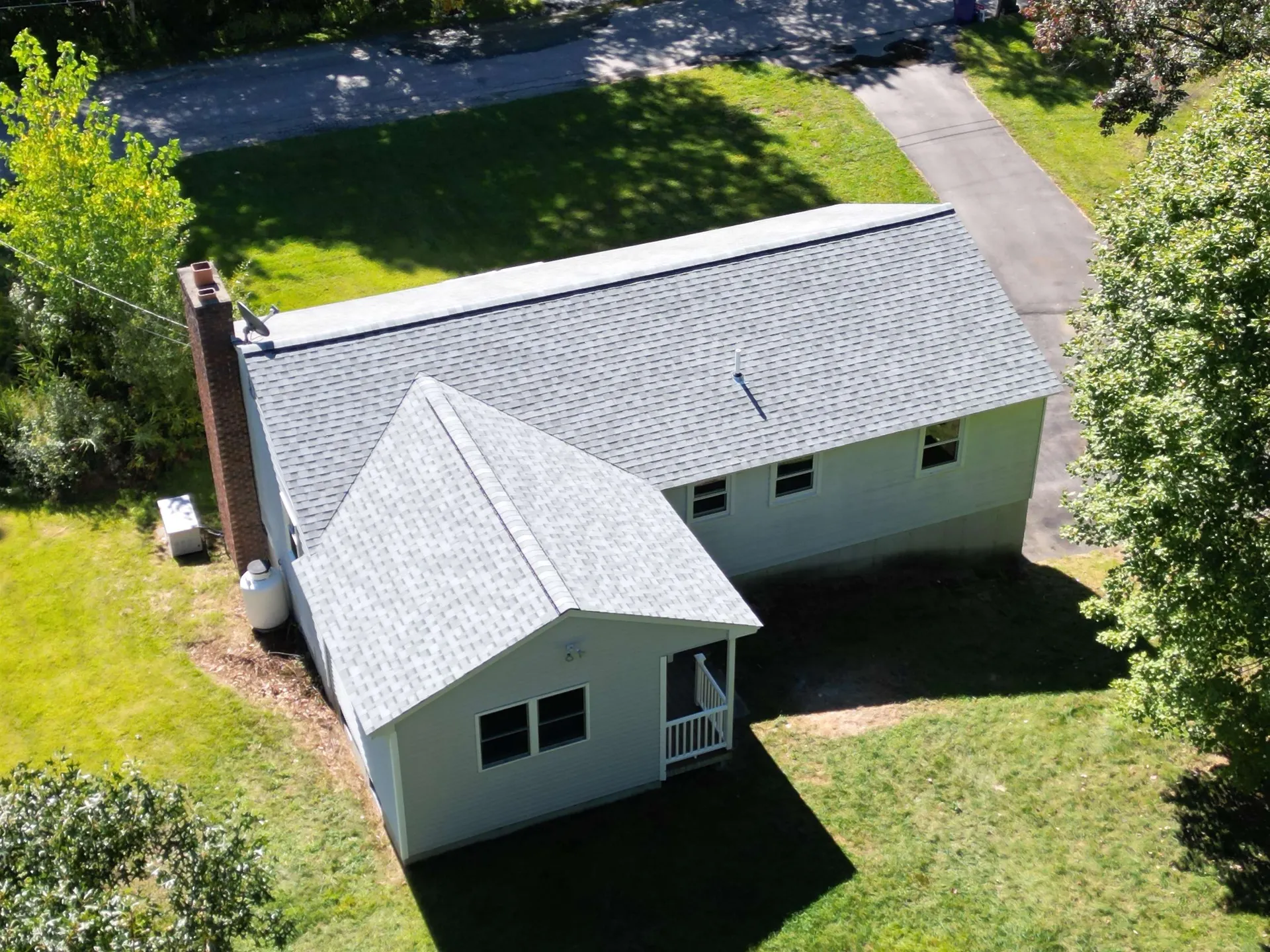 13 Overlook Avenue Londonderry NH 03053