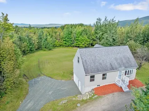 34 Rockwood Avenue Jefferson NH 03583