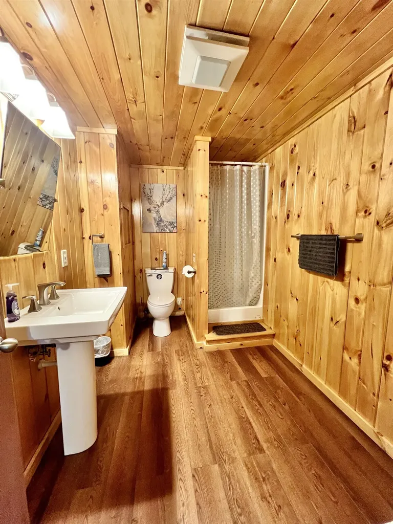 208 Lakeside Drive Haverhill NH 03785