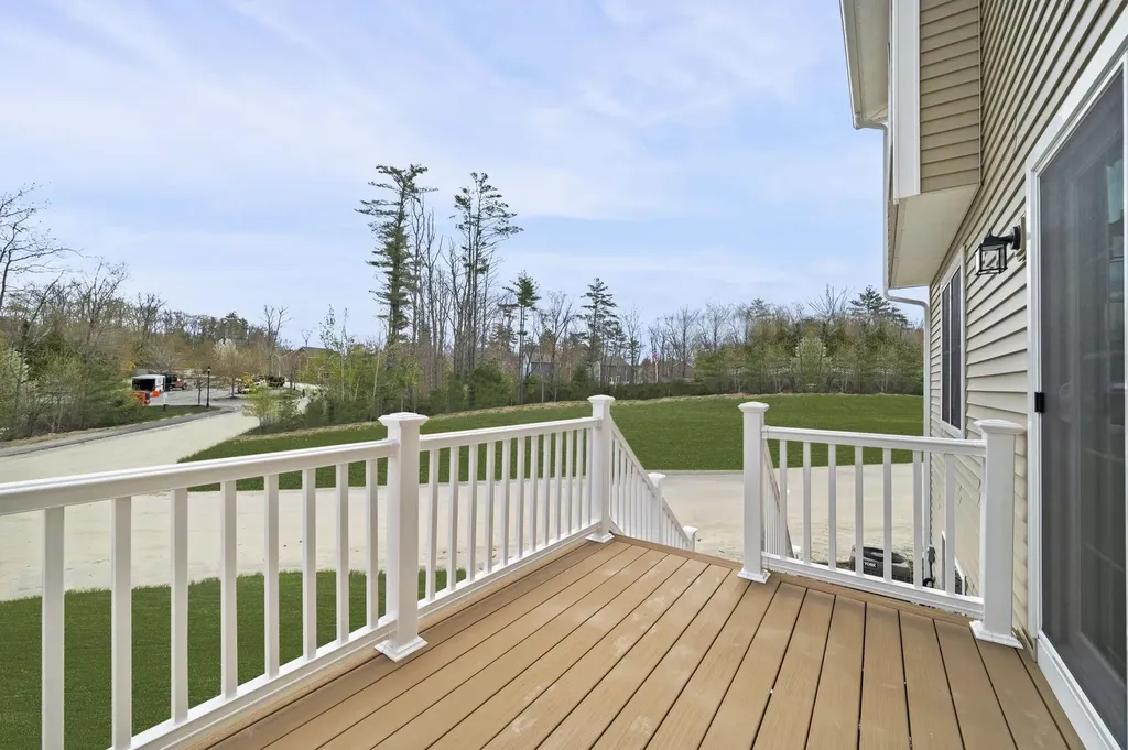 109 Centerwood Way Manchester NH 03102