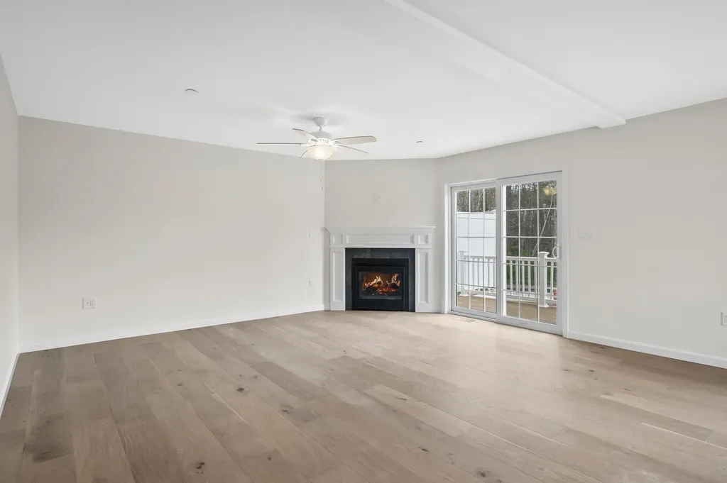 109 Centerwood Way Manchester NH 03102