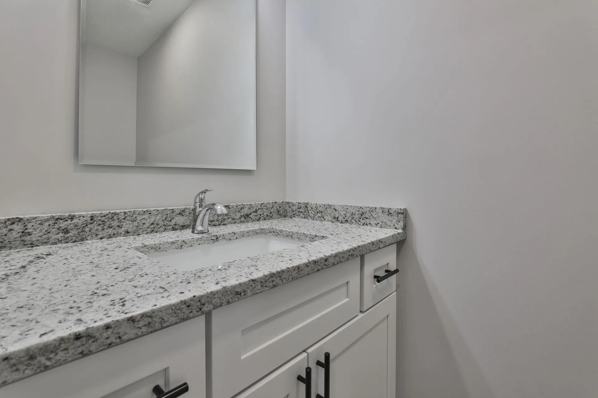 109 Centerwood Way Manchester NH 03102