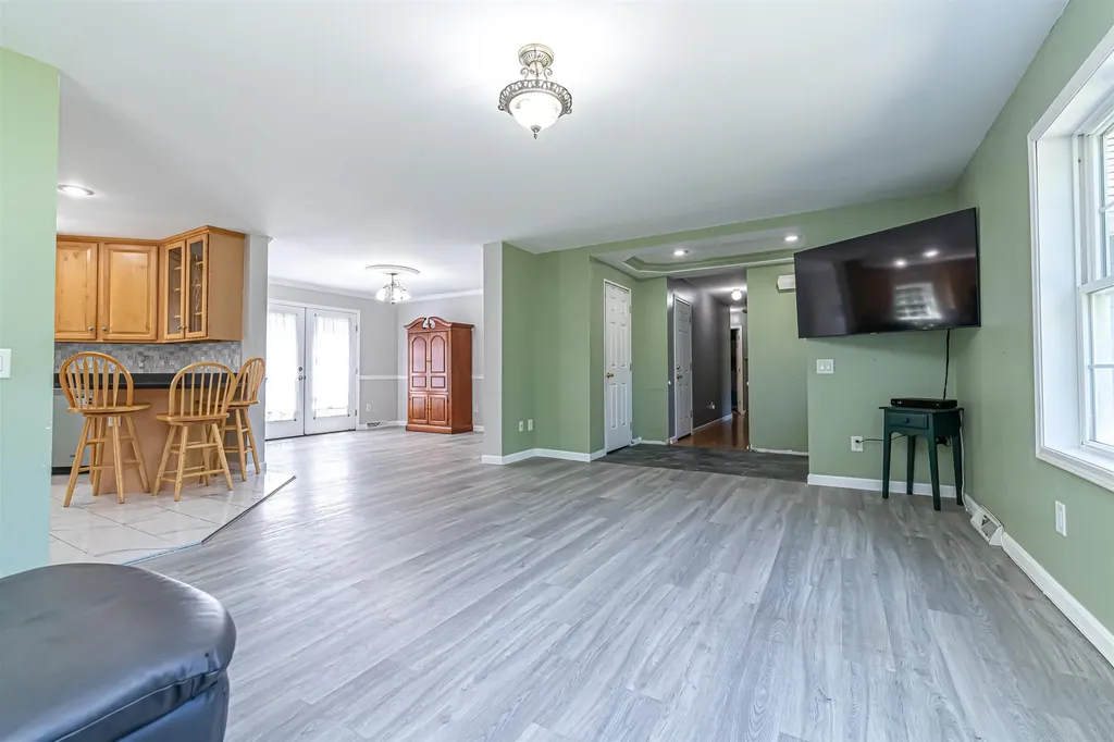 12 Klein Drive Salem NH 03079