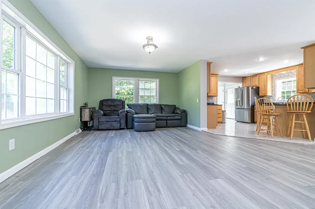 12 Klein Drive Salem NH 03079