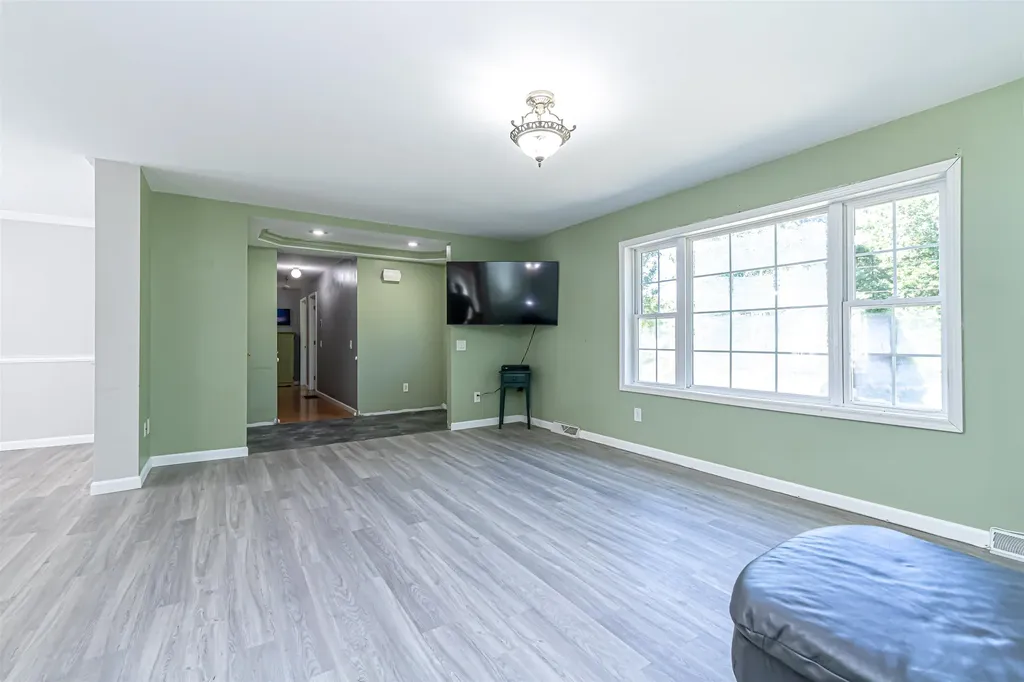 12 Klein Drive Salem NH 03079