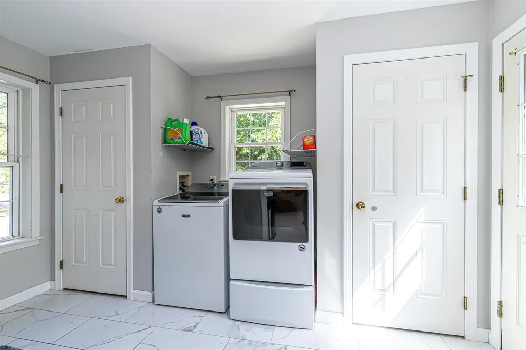 12 Klein Drive Salem NH 03079