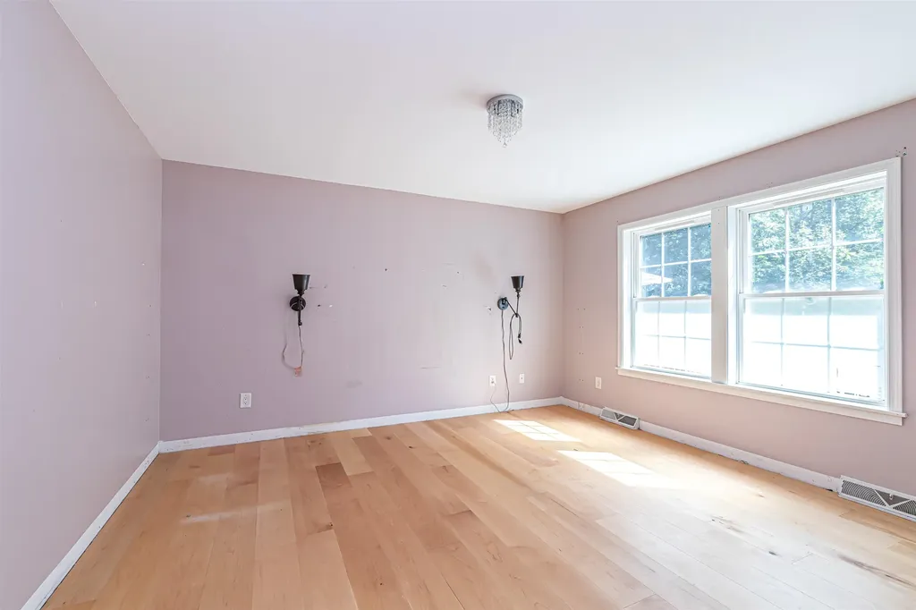 12 Klein Drive Salem NH 03079