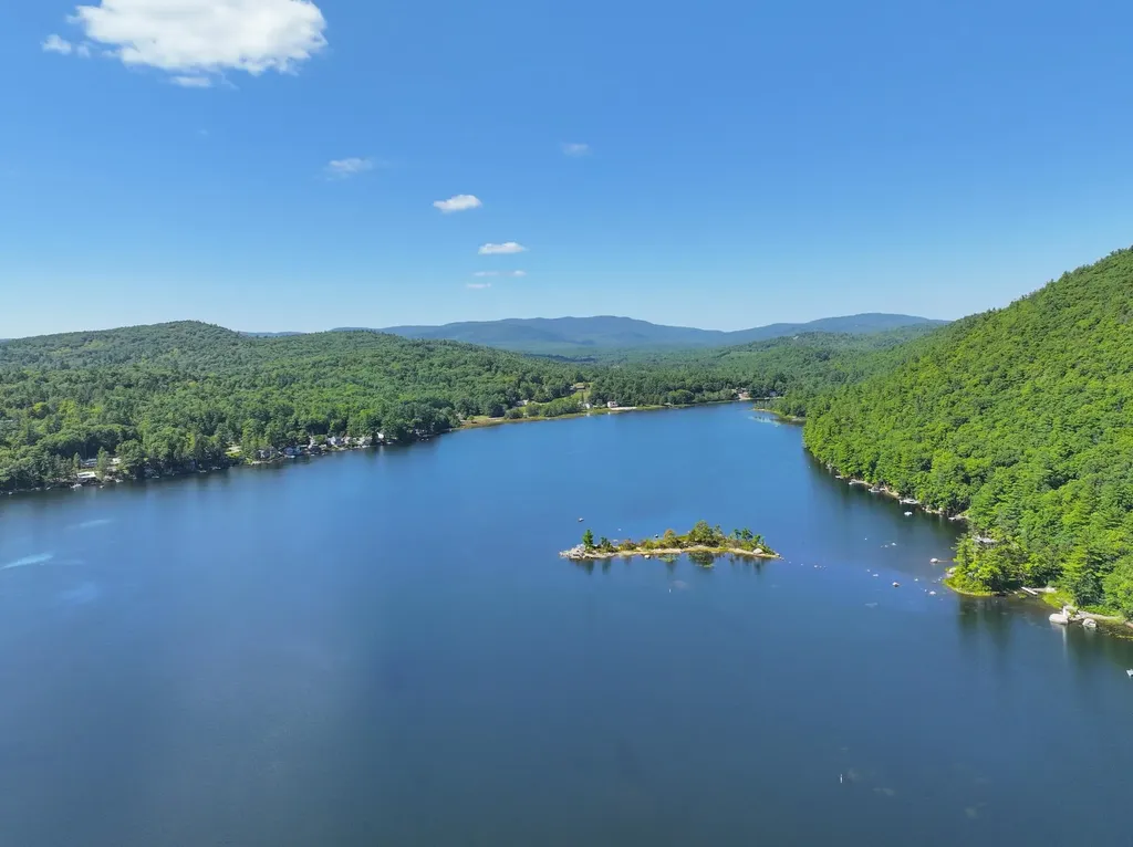 160 E Shore Drive Bradford NH 03221