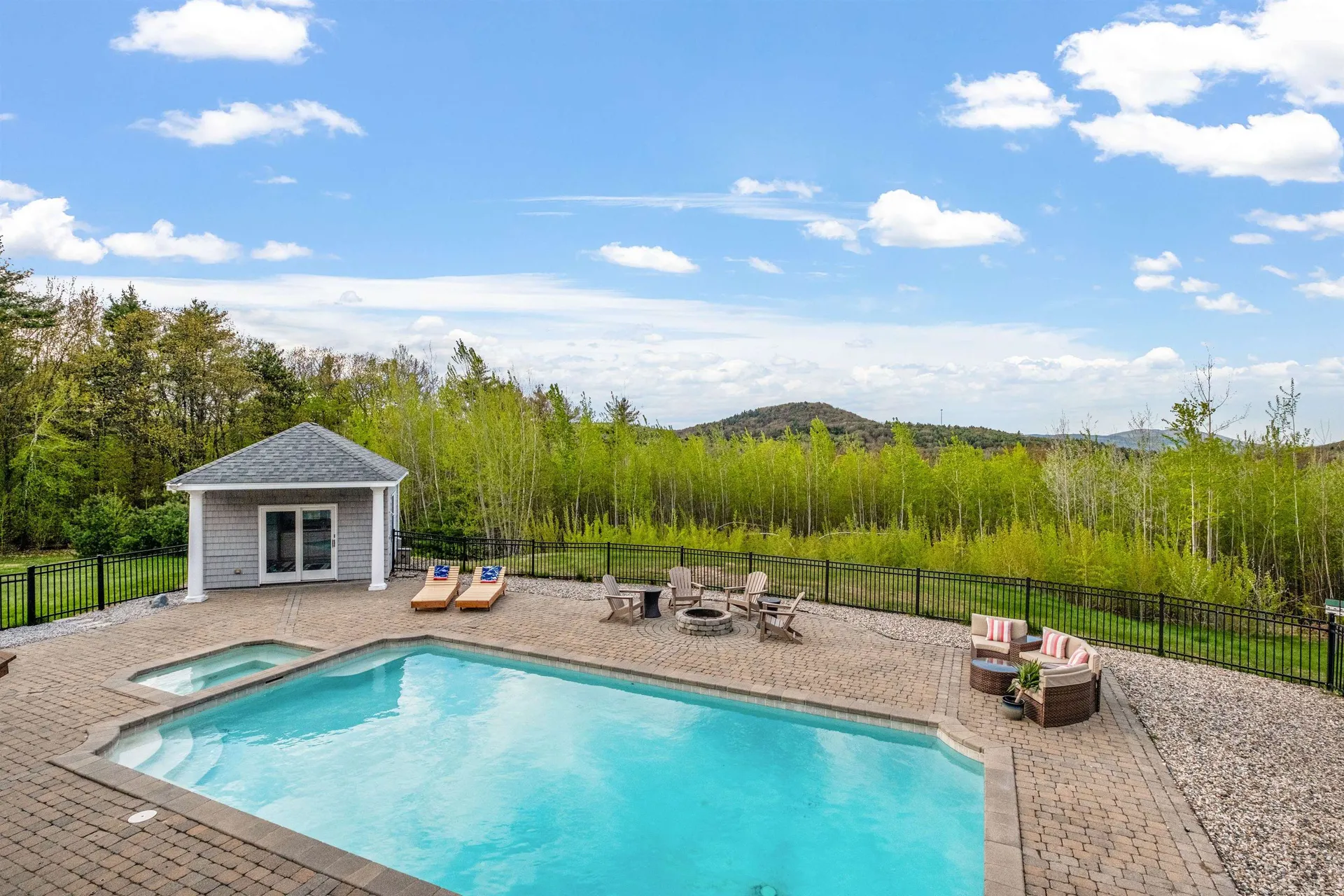 33 Sky Lane Wolfeboro NH 03894