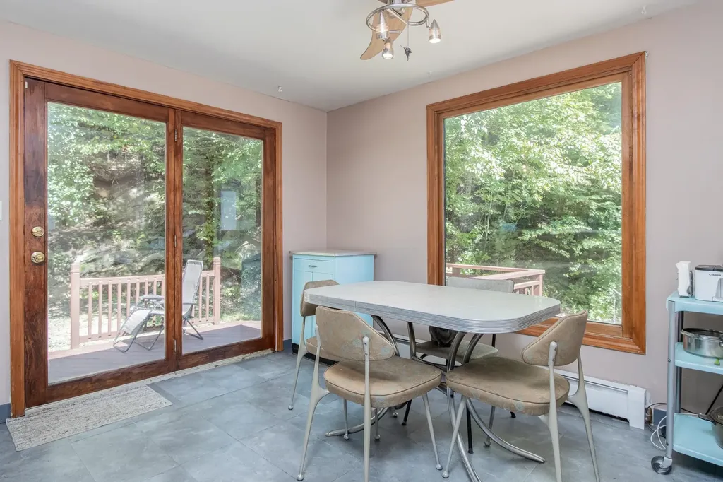 267 Meadow Road New Boston NH 03070