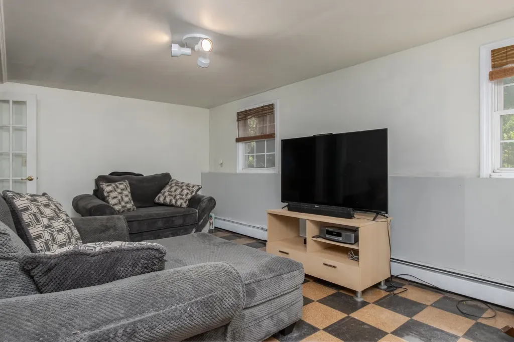 267 Meadow Road New Boston NH 03070