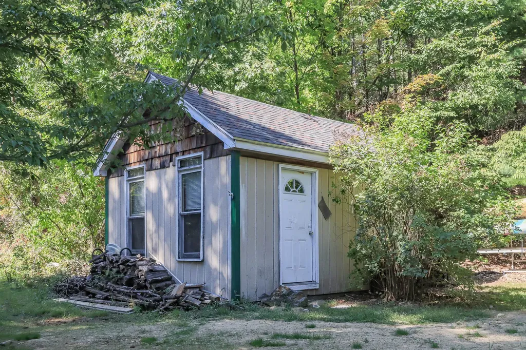 267 Meadow Road New Boston NH 03070