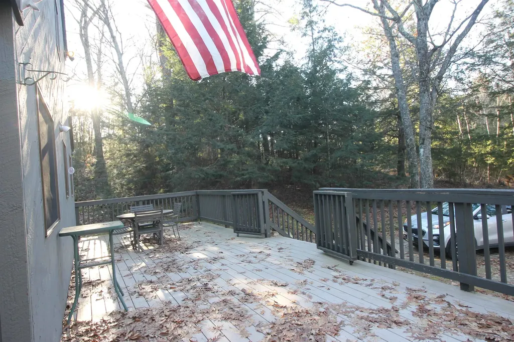 211 Snowood Drive Thornton NH 03285