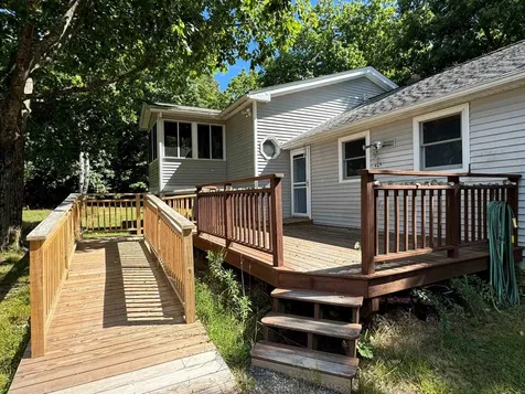 4 Tandy Road Deerfield NH 03037