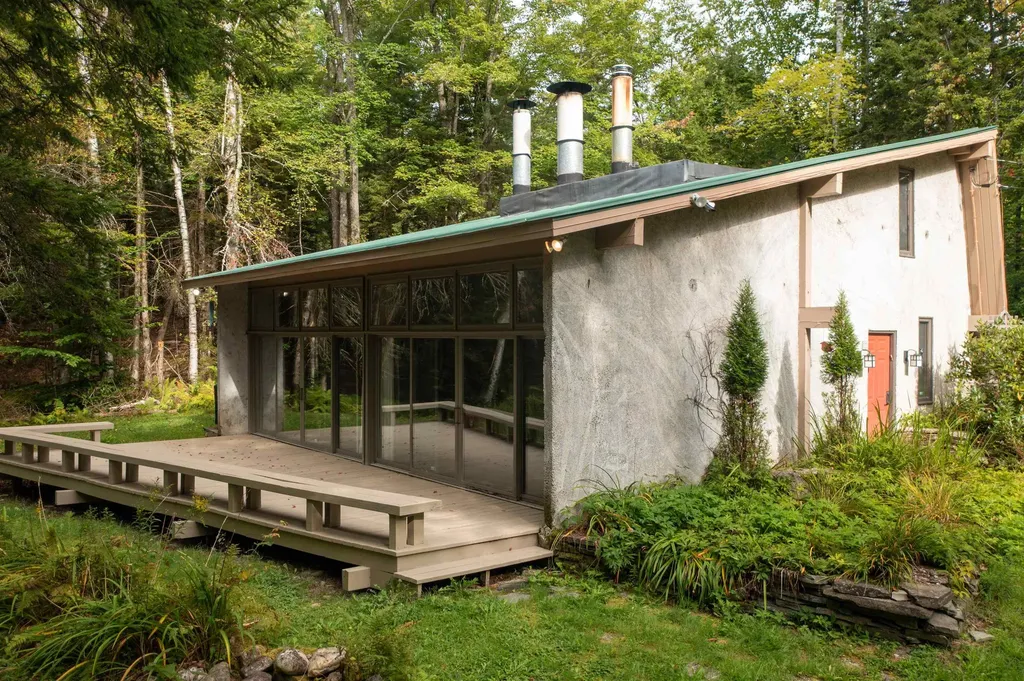 22 Loop Road Winhall VT 05340