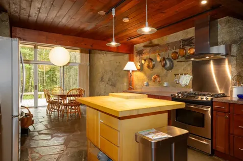 22 Loop Road Winhall VT 05340