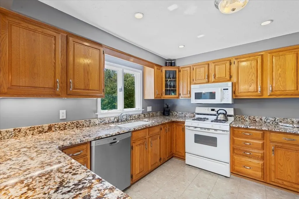30 S Cross Road Haverhill MA 01835