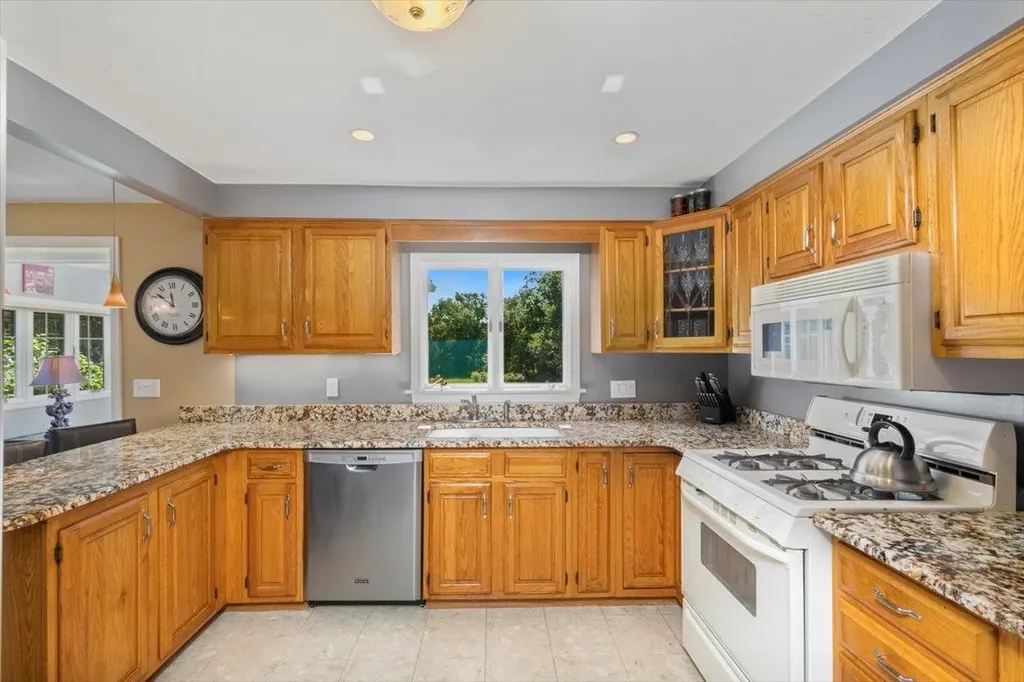 30 S Cross Road Haverhill MA 01835