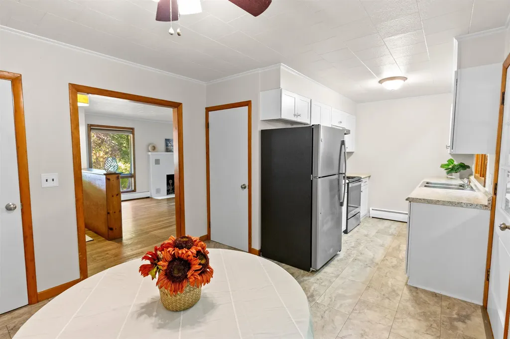 11 Maple Street Plymouth NH 03264