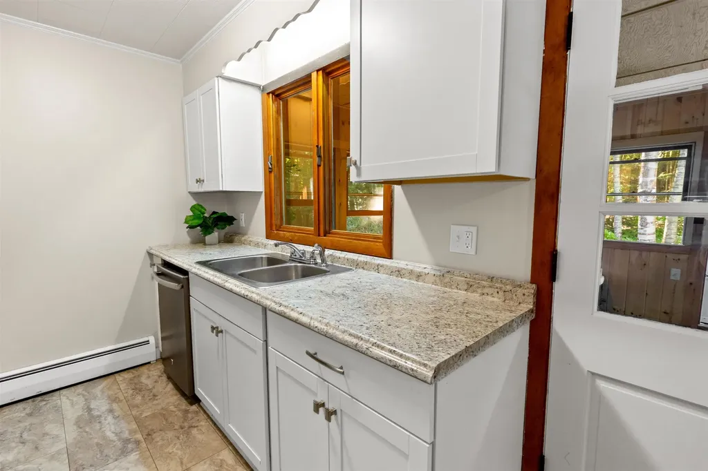 11 Maple Street Plymouth NH 03264