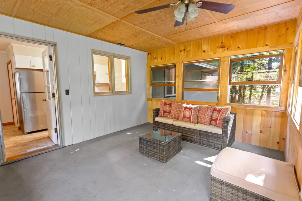 11 Maple Street Plymouth NH 03264