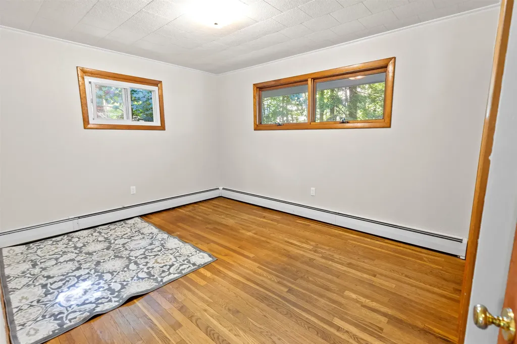 11 Maple Street Plymouth NH 03264