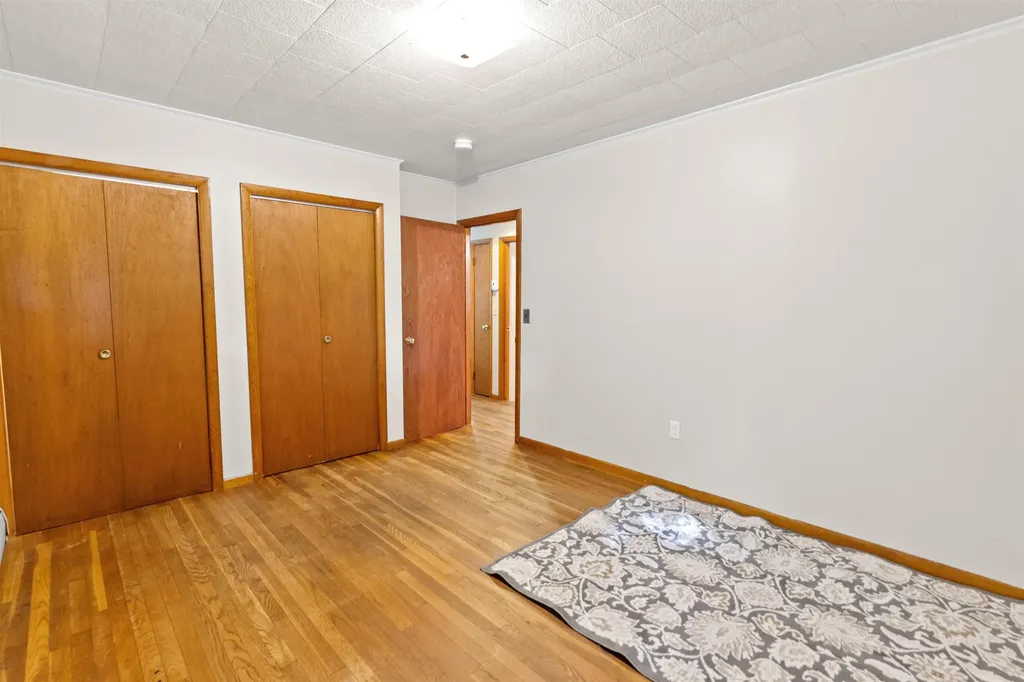 11 Maple Street Plymouth NH 03264