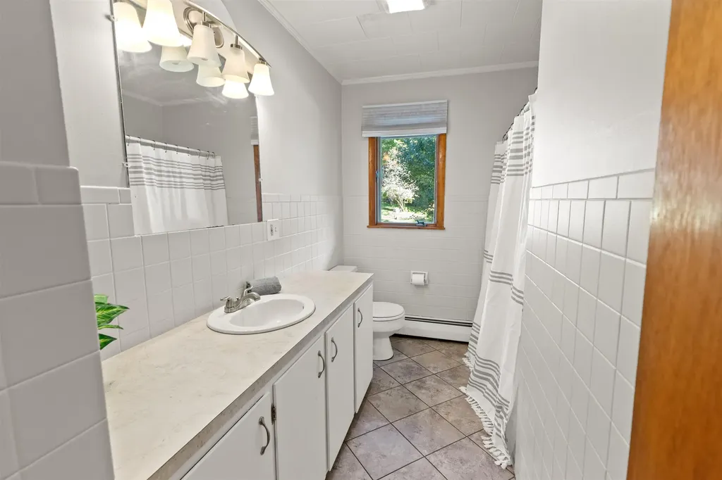 11 Maple Street Plymouth NH 03264