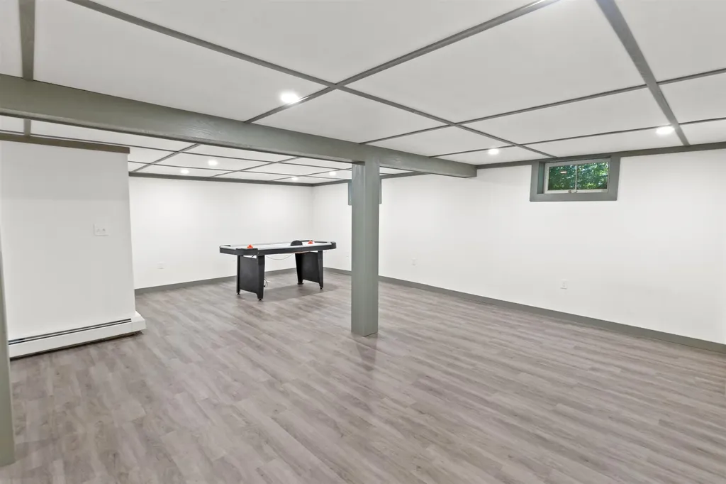 11 Maple Street Plymouth NH 03264