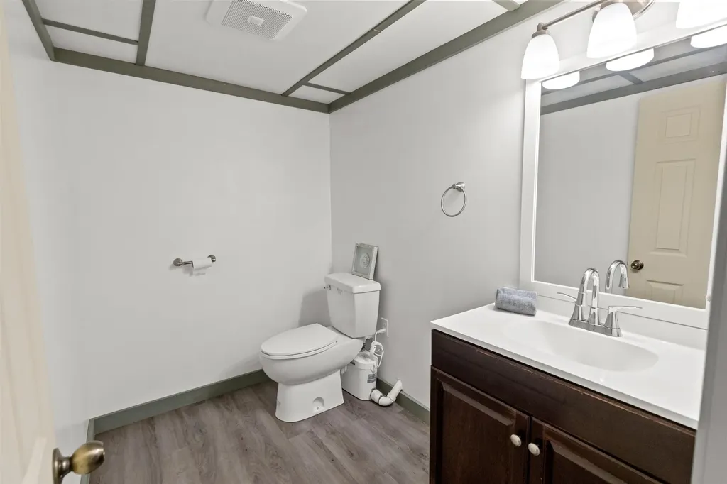 11 Maple Street Plymouth NH 03264