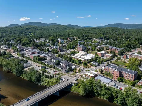 11 Maple Street Plymouth NH 03264