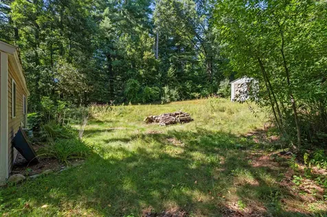 9 Bartlett Road Derry NH 03038