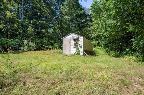 9 Bartlett Road Derry NH 03038