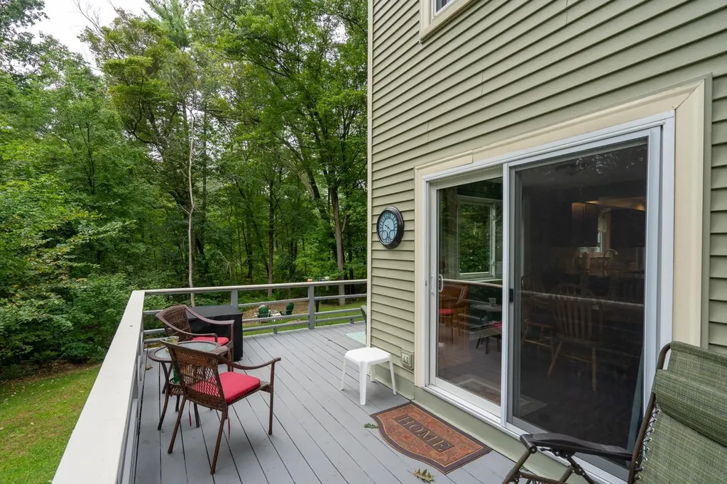6 Temple Drive Litchfield NH 03052