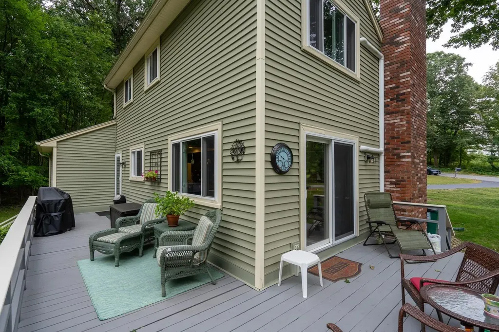 6 Temple Drive Litchfield NH 03052